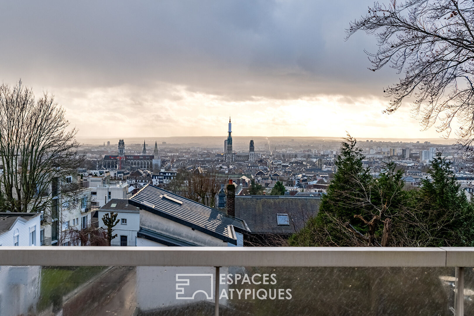 Apartment Terrace with 180° view of Rouen