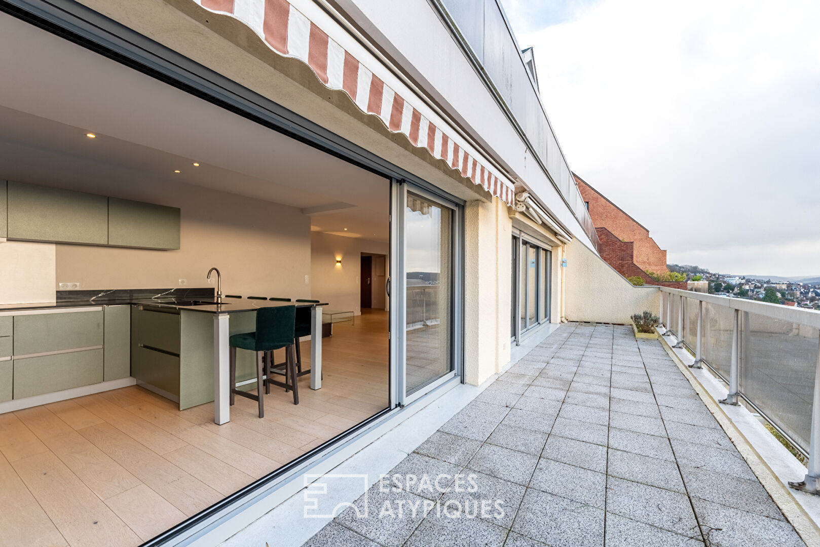 Apartment Terrace with 180° view of Rouen