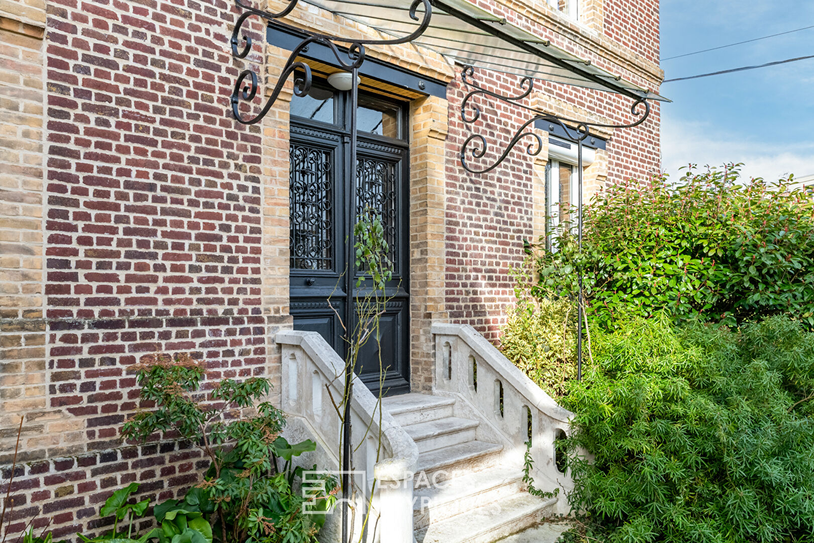 Maison bourgeoise avec extension contemporaine