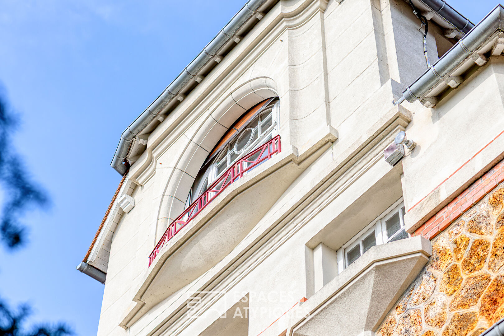 Maison bourgeoise avec extension contemporaine et piscine