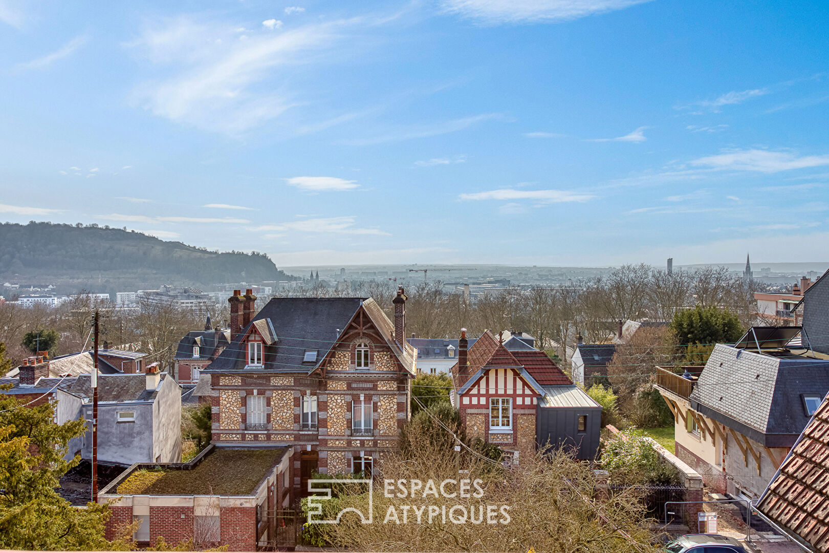 Maison bourgeoise avec extension contemporaine et piscine