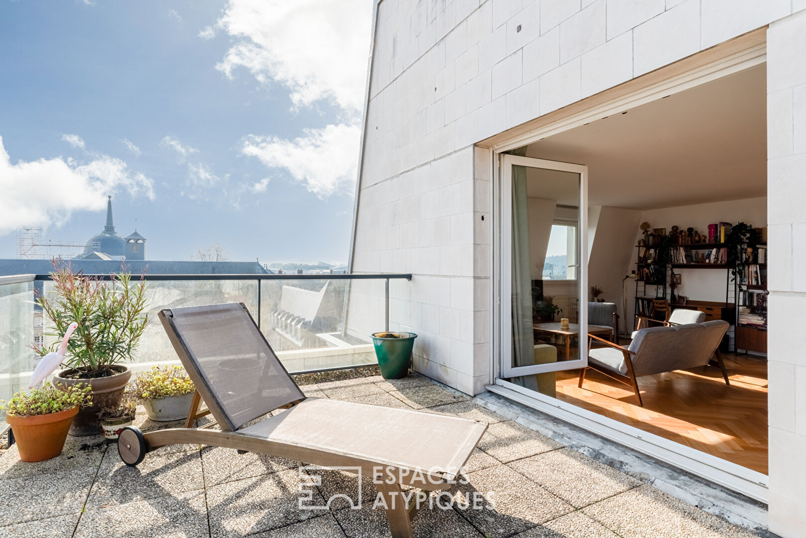 Appartement avec terrasse au dernier étage