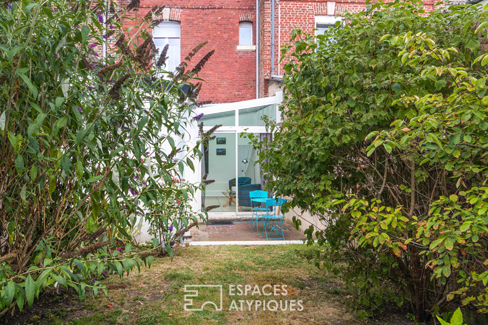 Un petit coin de bonheur en milieu urbain – Jolie Amiénoise et son jardin.