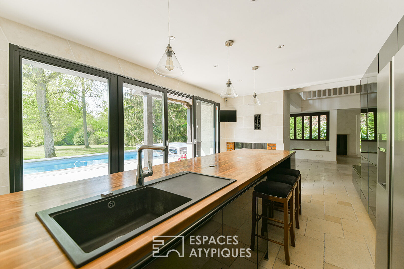 L’EPATANTE – Family property with swimming pool in the heart of the Lys