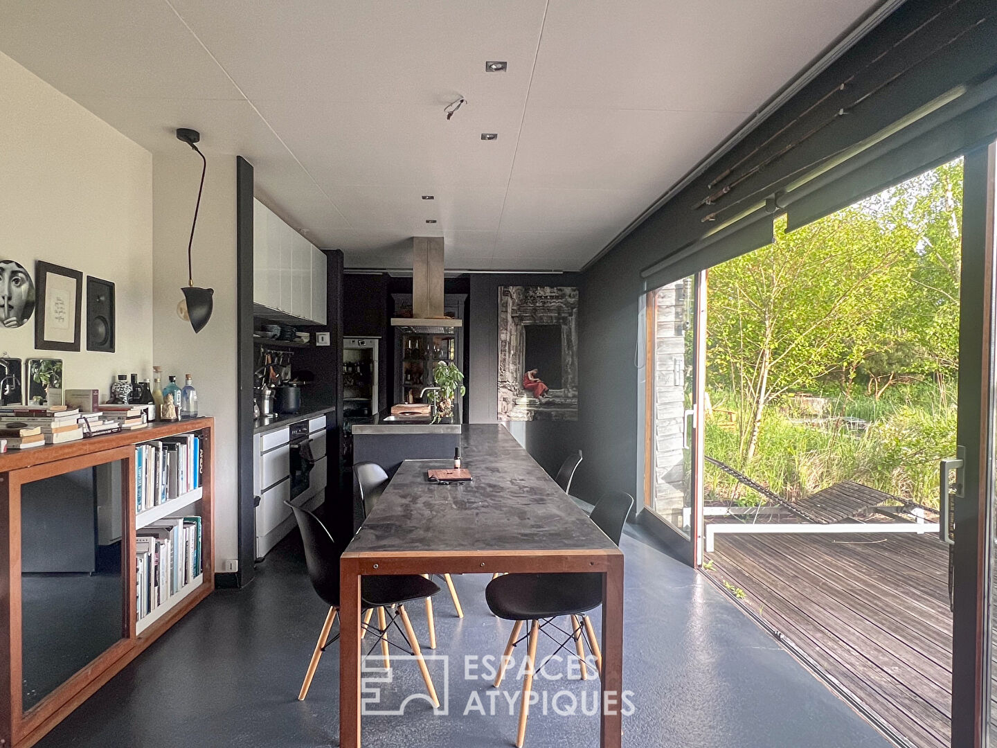 On the edge of the Baie de Somme nature reserve, property and ecolodges