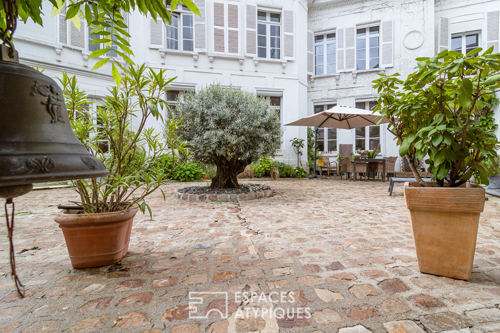 Magnificent residence with courtyard in the heart of Amiens city center