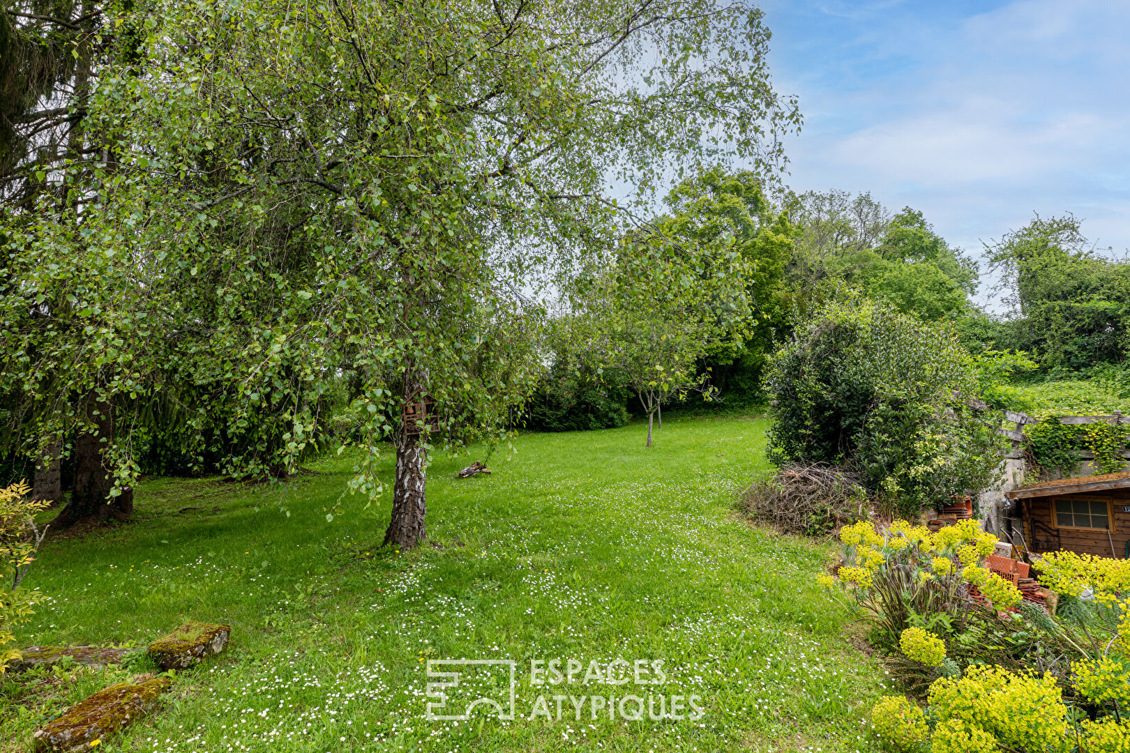 Charmante longère et son jardin proche de Saint-Sulpice