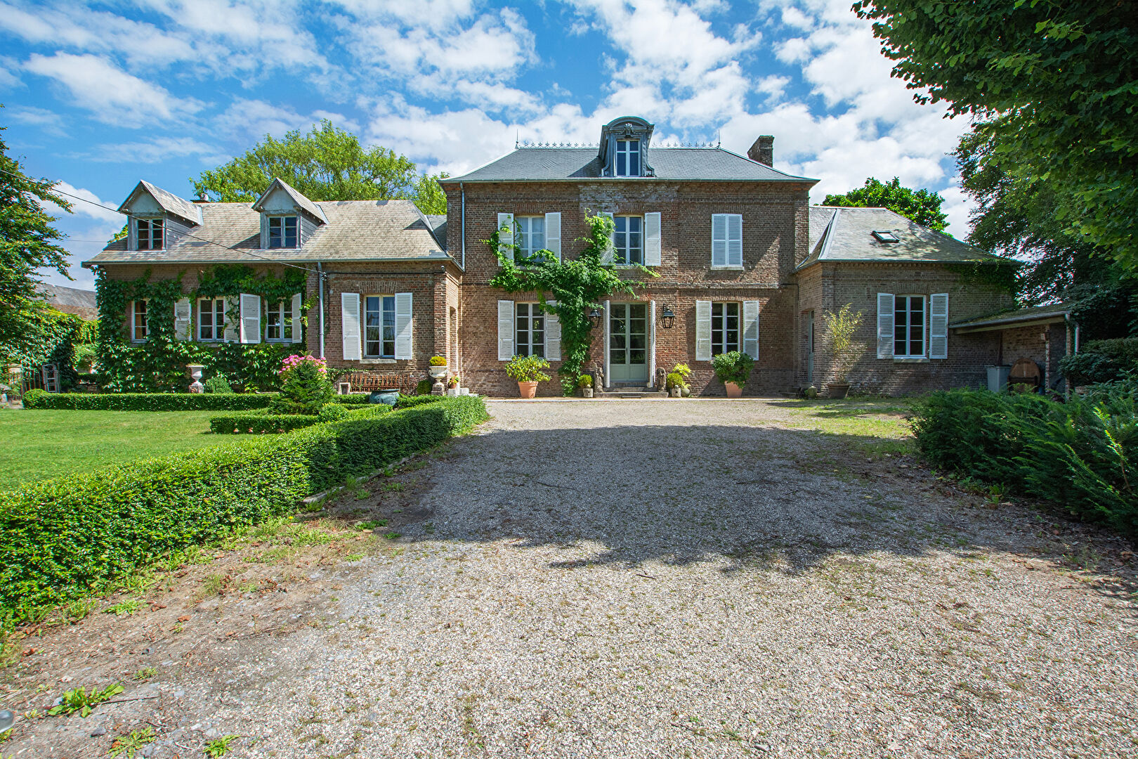 Mansion in the heart of Vimeu near the Bay of Somme