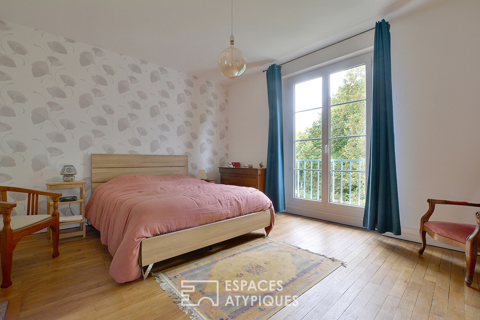 Elegance and light a stone’s throw from the center of Amiens: An Authentic and Refined Apartment