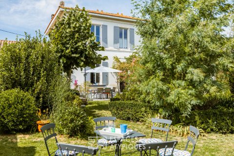 Une inspirante maison bourgeoise revisitée et son atelier d’artiste