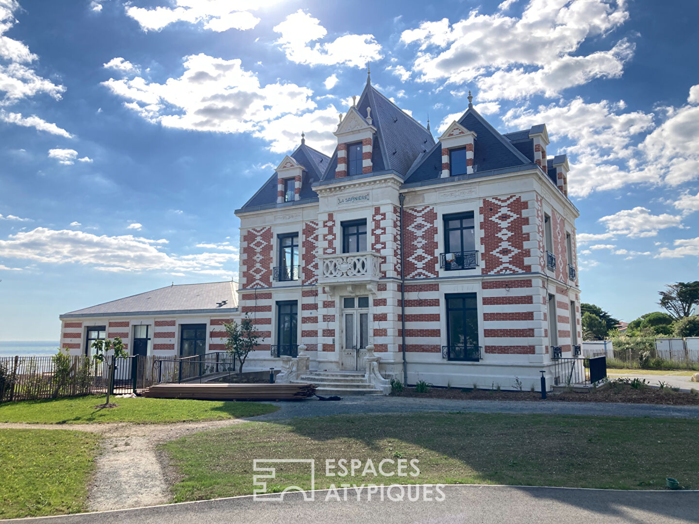 Appartement familial dans son château face à l’océan