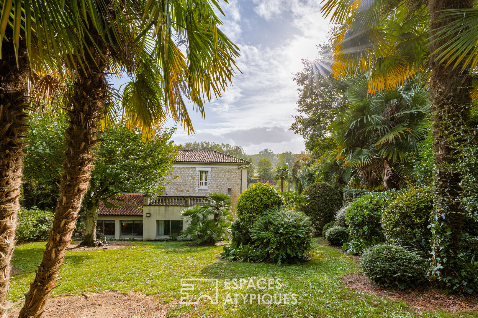 On the heights, elegant house from the 50s