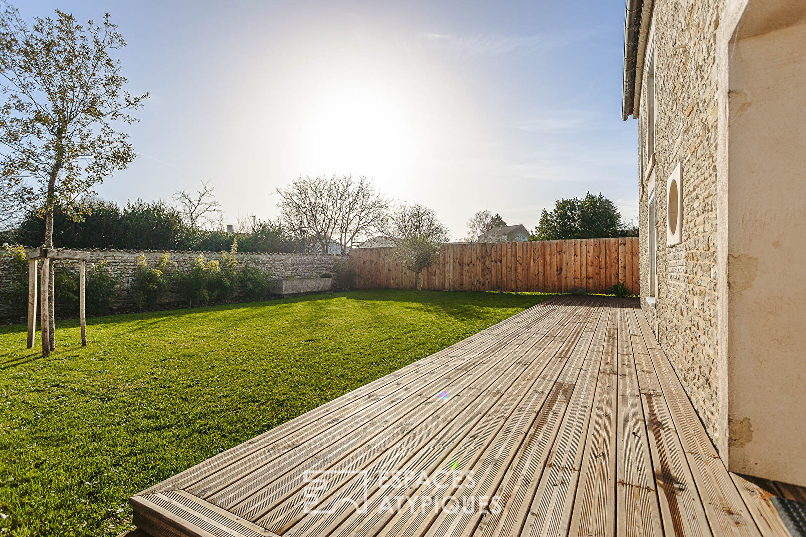 Renovated family Charentaise in the heart of the village