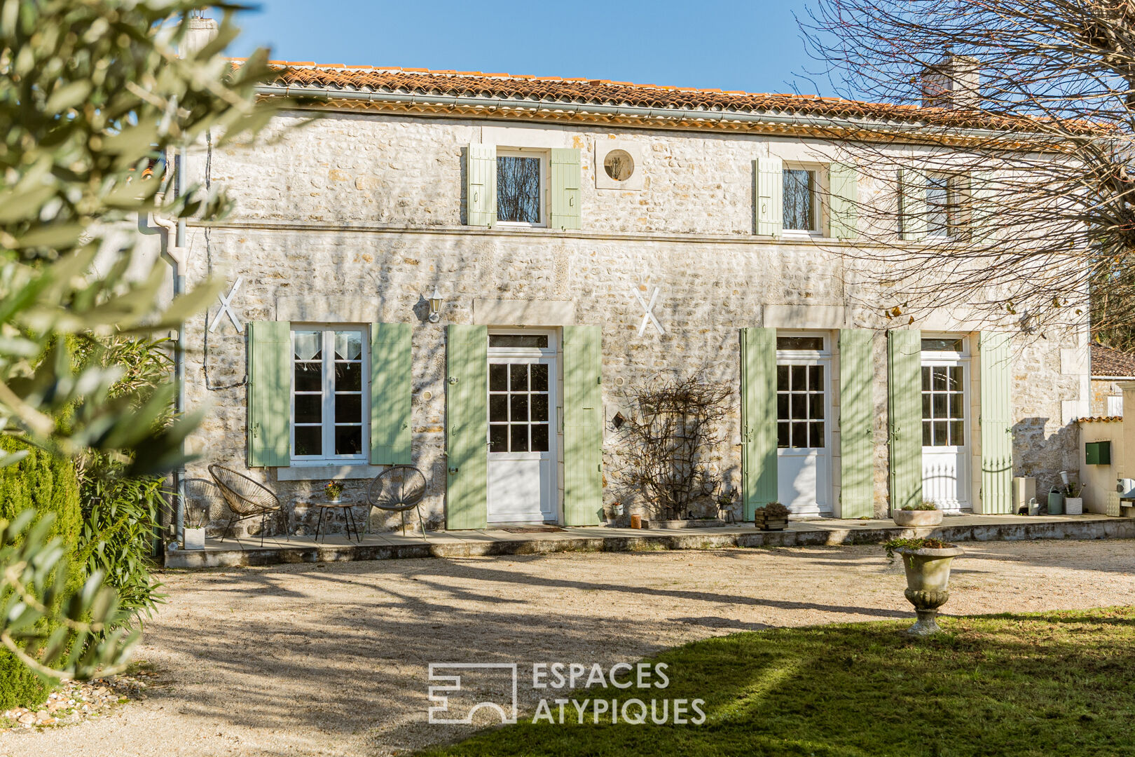 Authentic Charentaise with a warm atmosphere