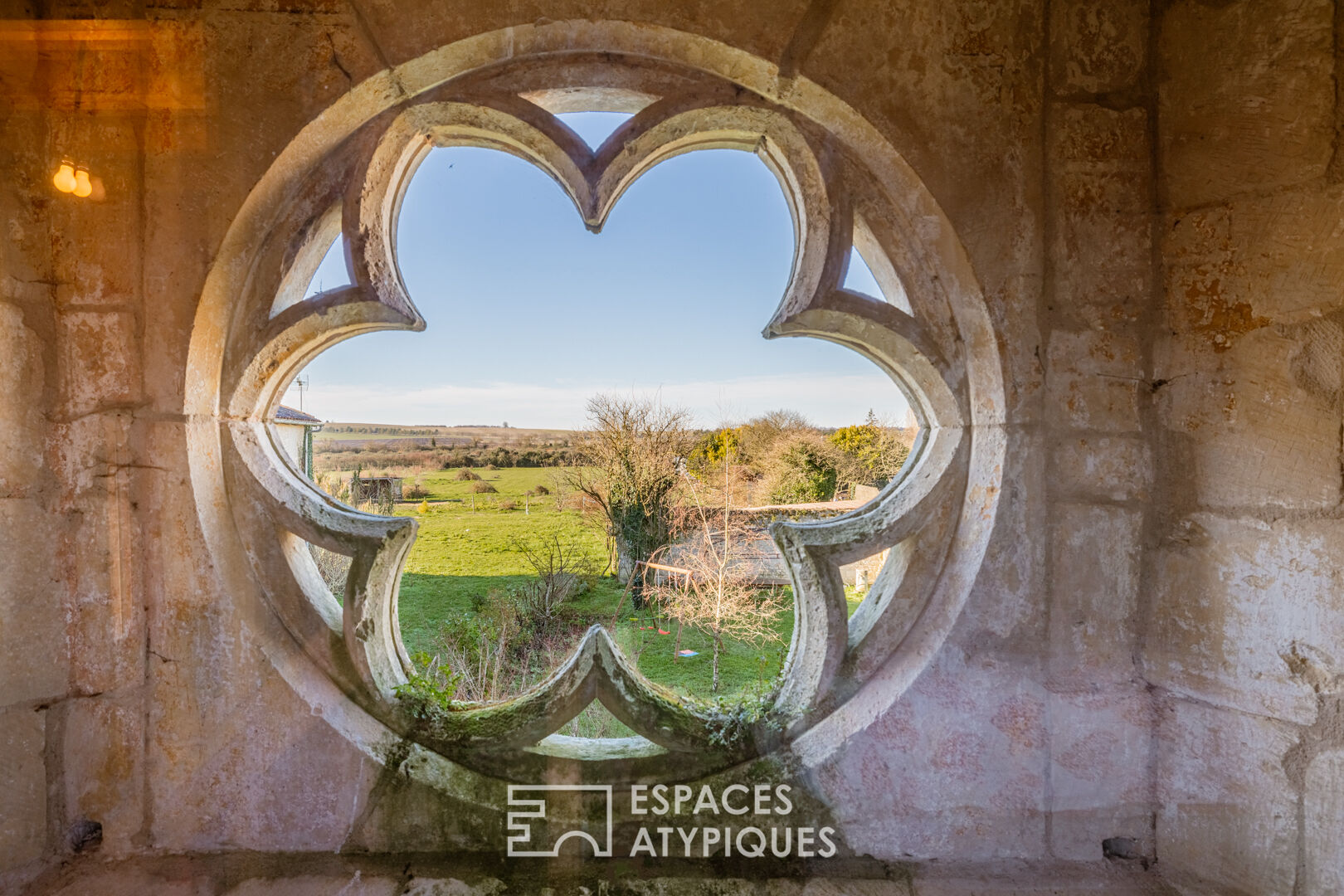 Gothic chapel and Charente house renovated between history and nature