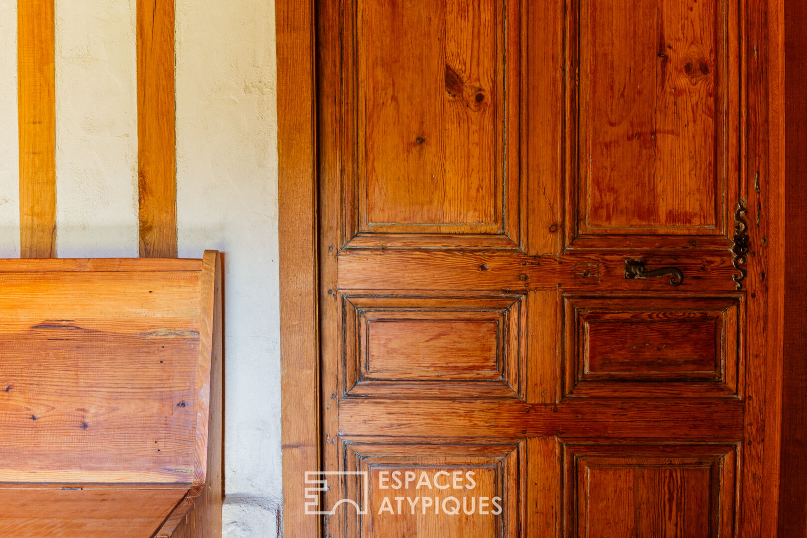 Gothic chapel and Charente house renovated between history and nature