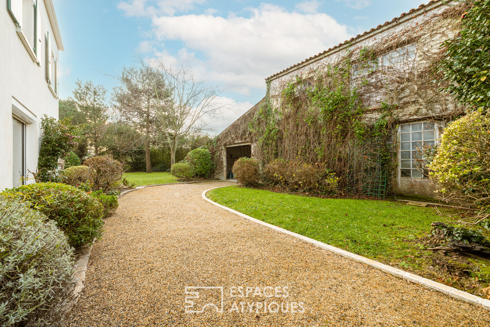 Maison de charme avec atelier à réinventer