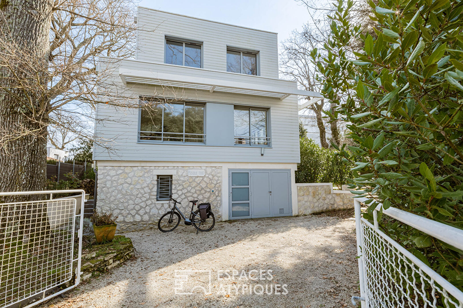 Moderne maison d’architecte dans le quartier du Parc