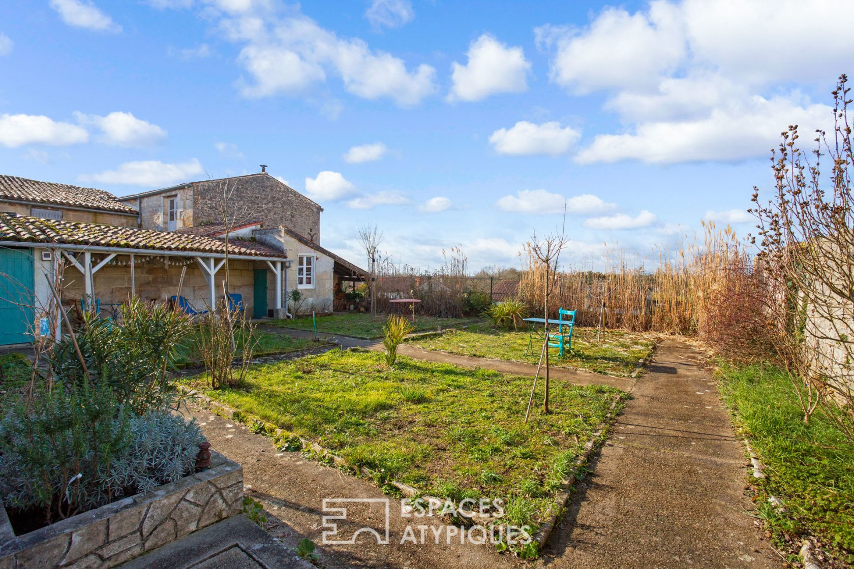 Maisonnette de charme dans une petite cité de caractère