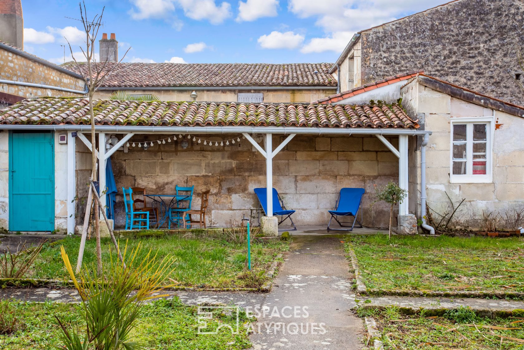 Maisonnette de charme dans une petite cité de caractère