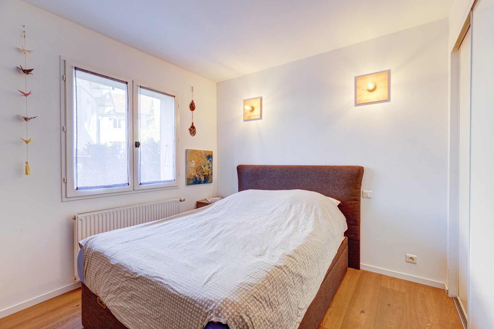 Appartement contemporain dans un ancien atelier avec jardin terrasse