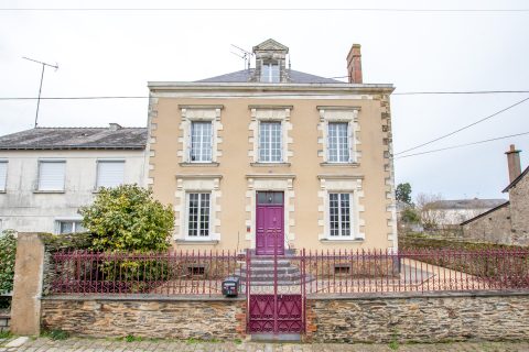 Maison bourgeoise et son joli jardin