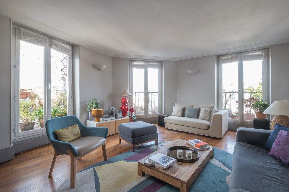 75002 PARIS - Appartement d'angle avec balcon et vue - Réf. 2672EP