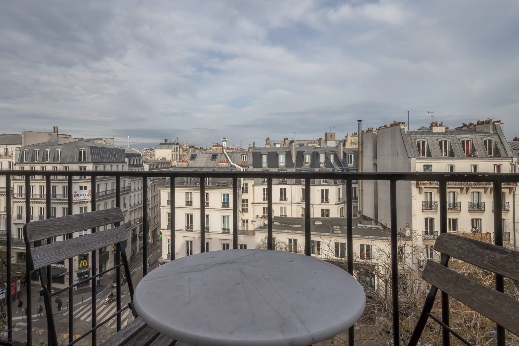 Appartement d’angle avec balcon et vue
