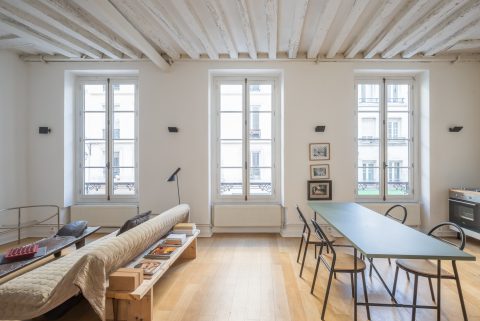 Minimalist apartment in Arts et Métiers