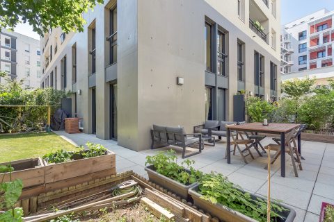 Duplex avec terrasse et jardin