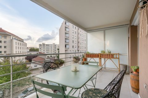 Appartement contemporain avec terrasse