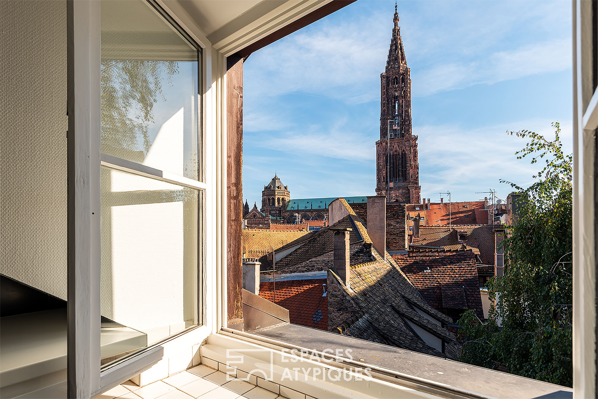 Already rented : Duplex carré d’or and its terrace with a view of the cathedral