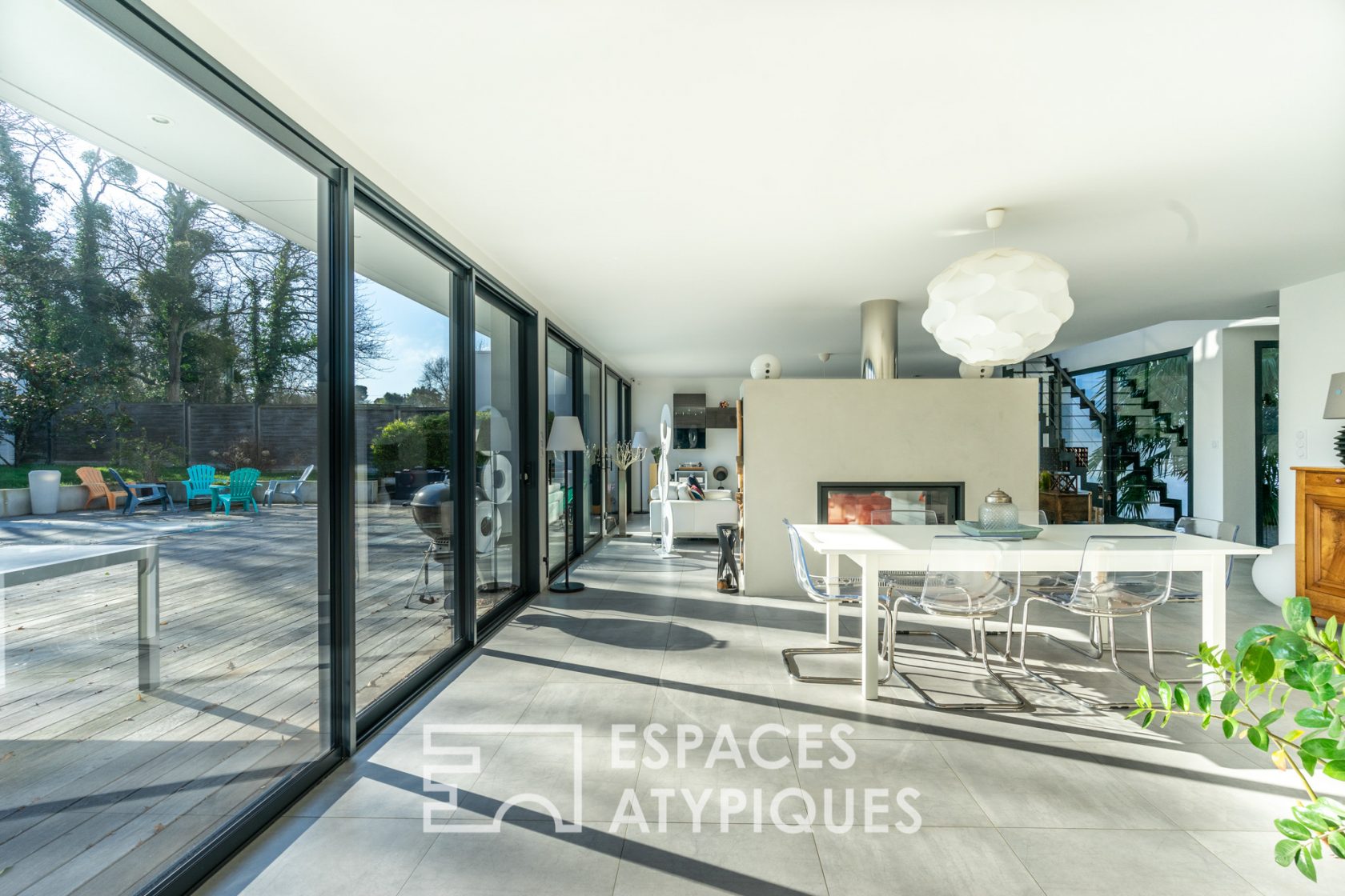 Villa californienne avec piscine dans le vignoble