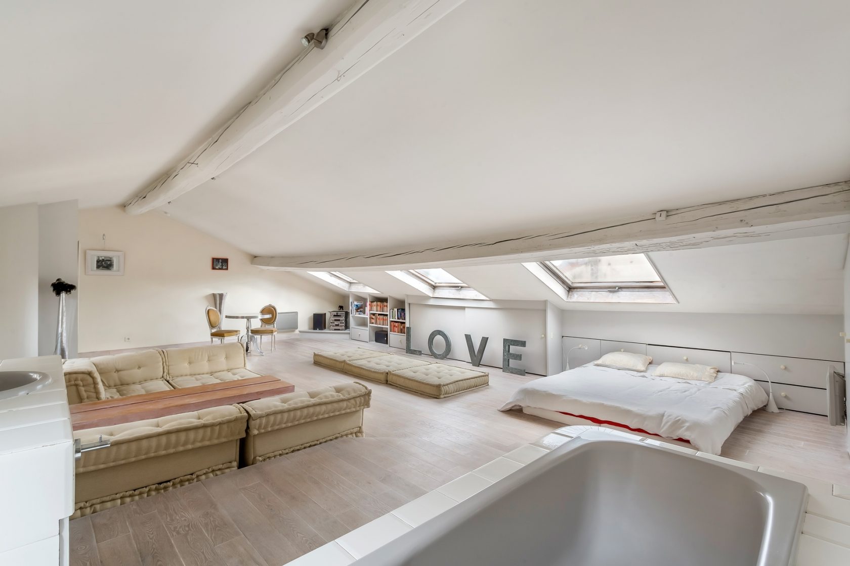 Loft overlooking the slopes of the Croix Rousse