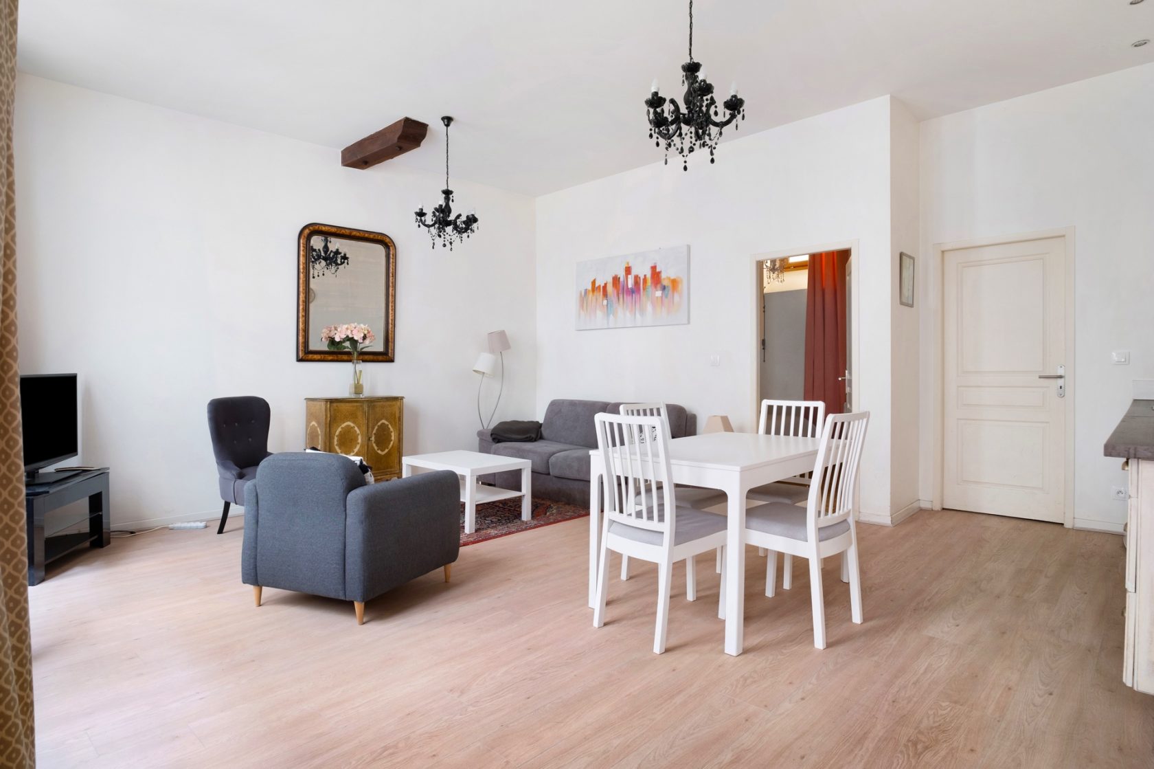 Renovated apartment in the heart of Old Lyon