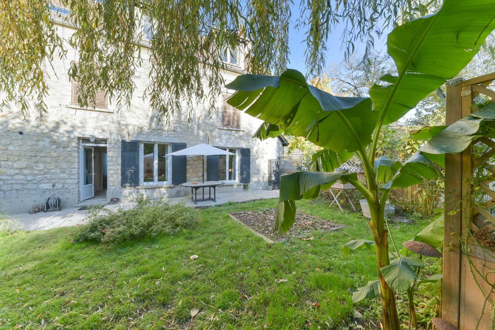 Le Joyau vert  – Appartement avec jardin privé dans un ancien relais de voyageurs.