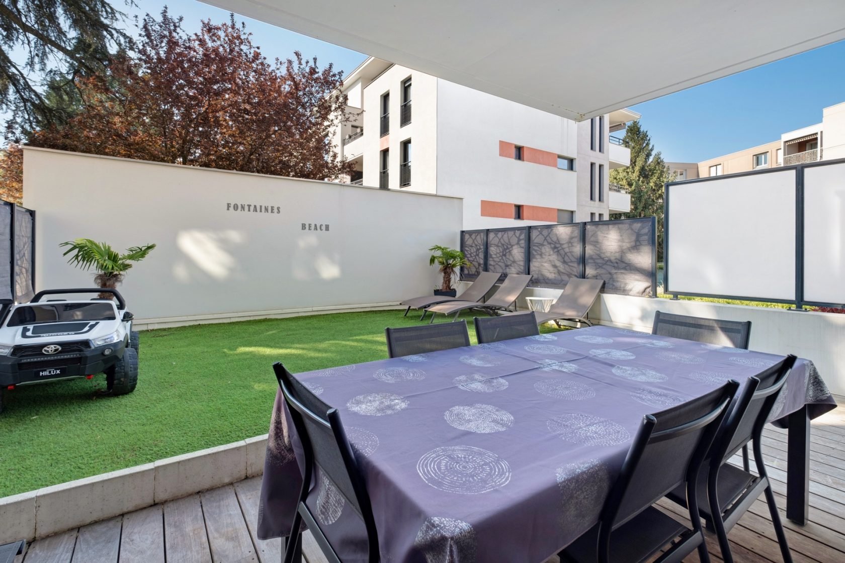 Appartement rénové avec terrasse et jardin