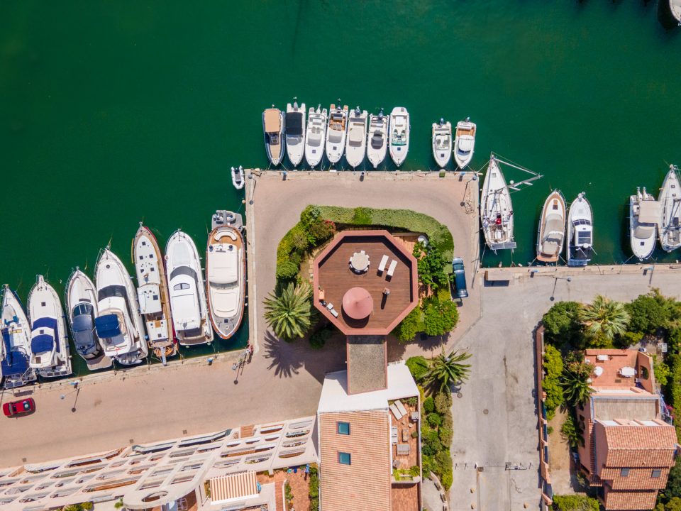 appartement - vente- immobilier- hyères -port - vue - mer - terrasse - capitainerie - photo 3 - drone