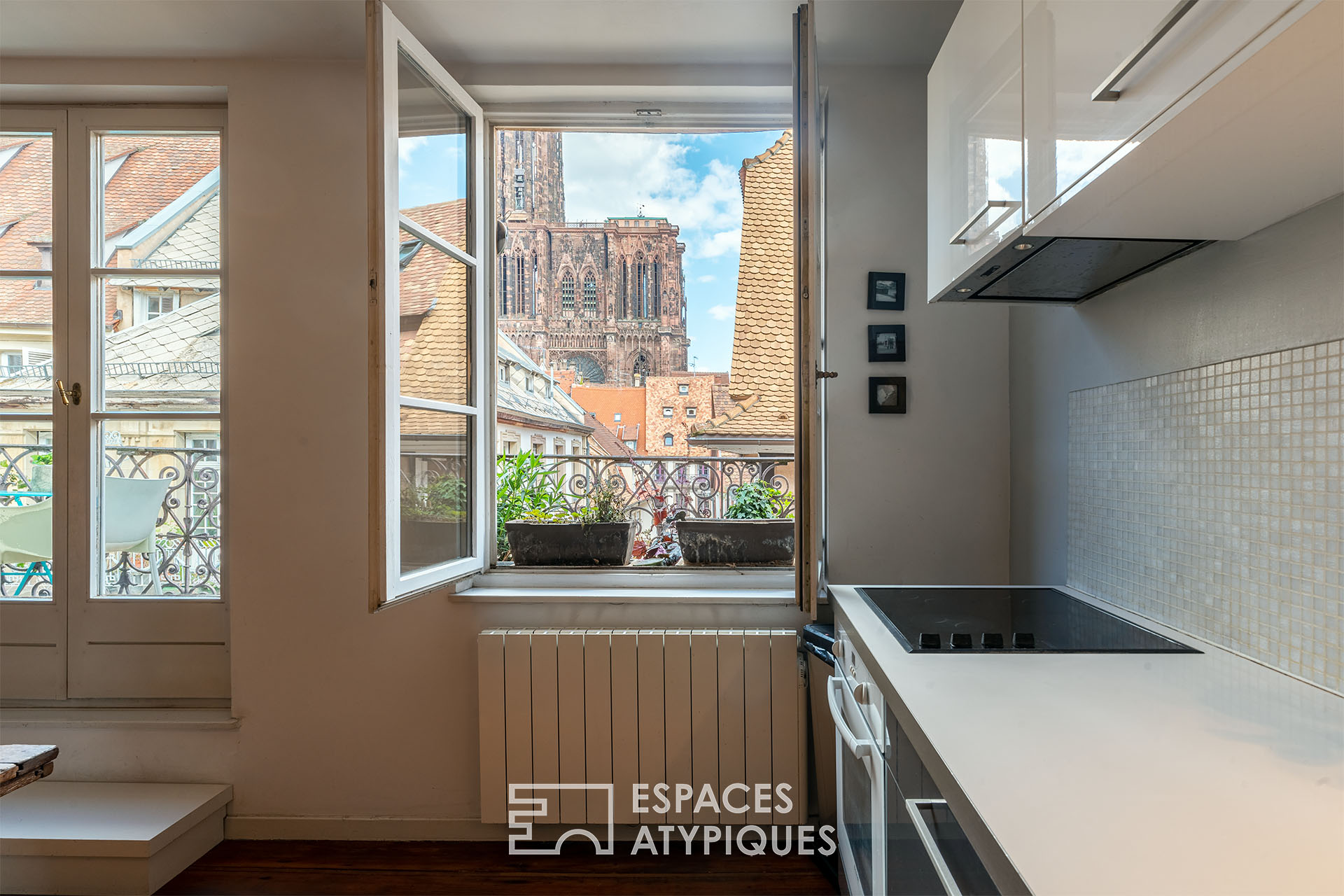 Charming cocoon and its terrace with a view of the Cathedral