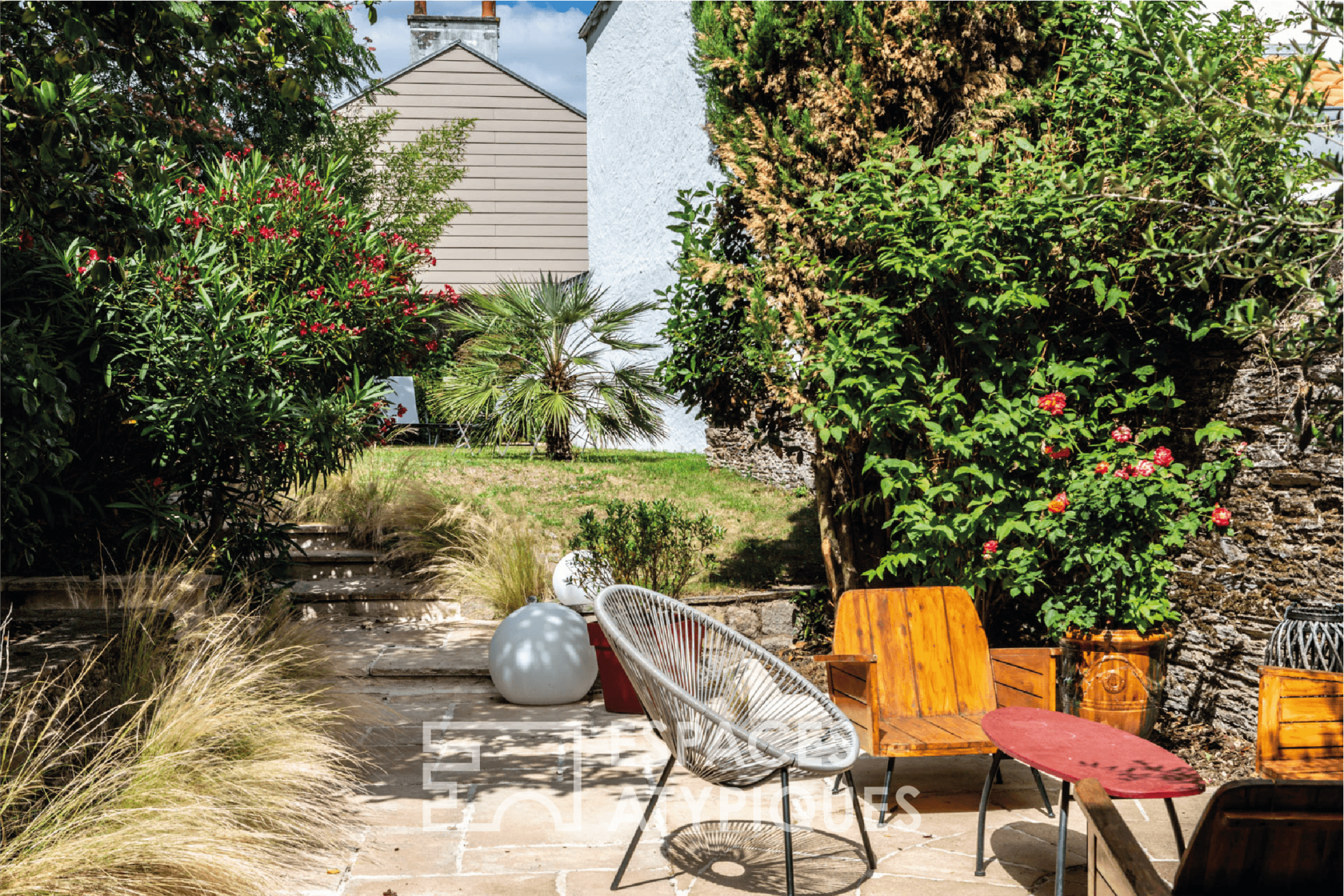 Maison familiale de charme sur son jardin méditerranéen