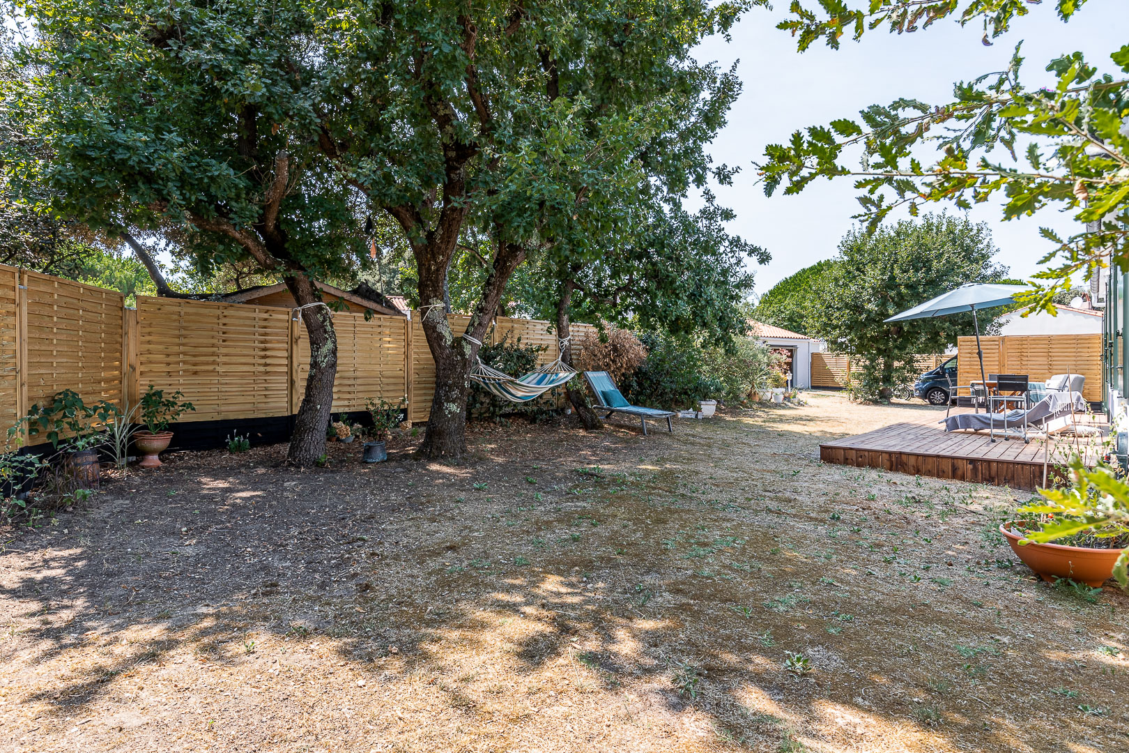 Une vacancière à proximité de la plage