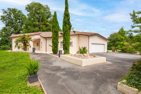 Villa d’architecte et son parc, à quelques minutes des commodités