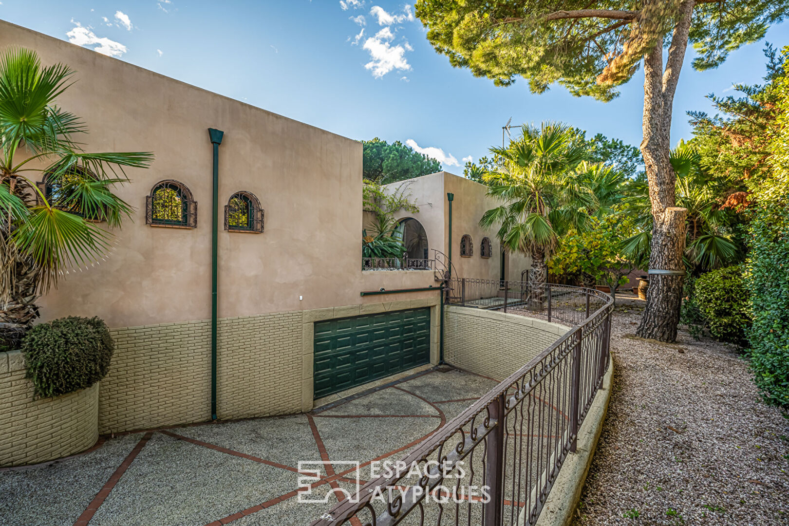 Villa méditerranéenne en bord de mer