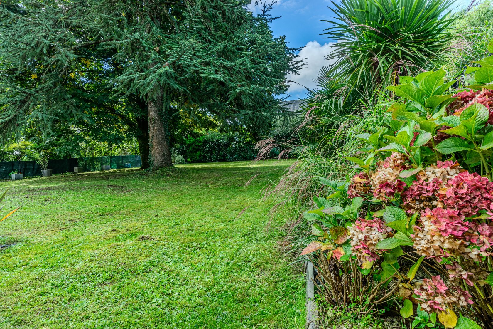 Elegant and Well-Maintained: Architect-Designed House Near the Village of Treillières