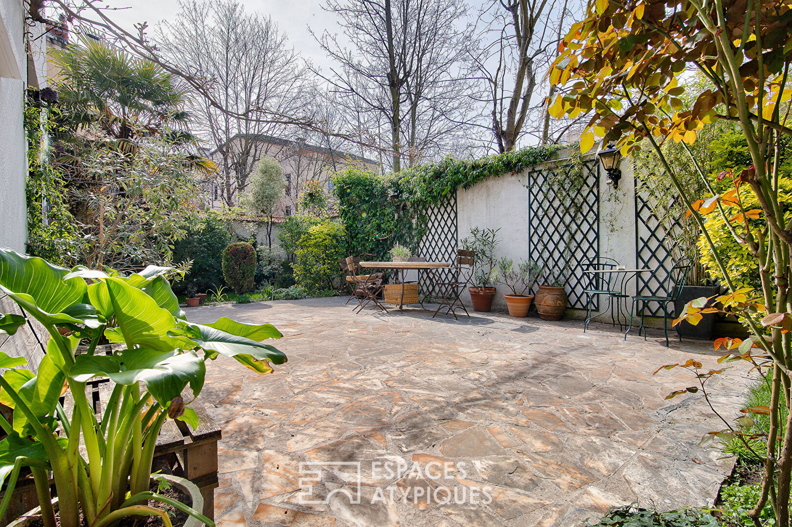 Historic family house with garden in the heart of the Plateau de Saint-Maurice