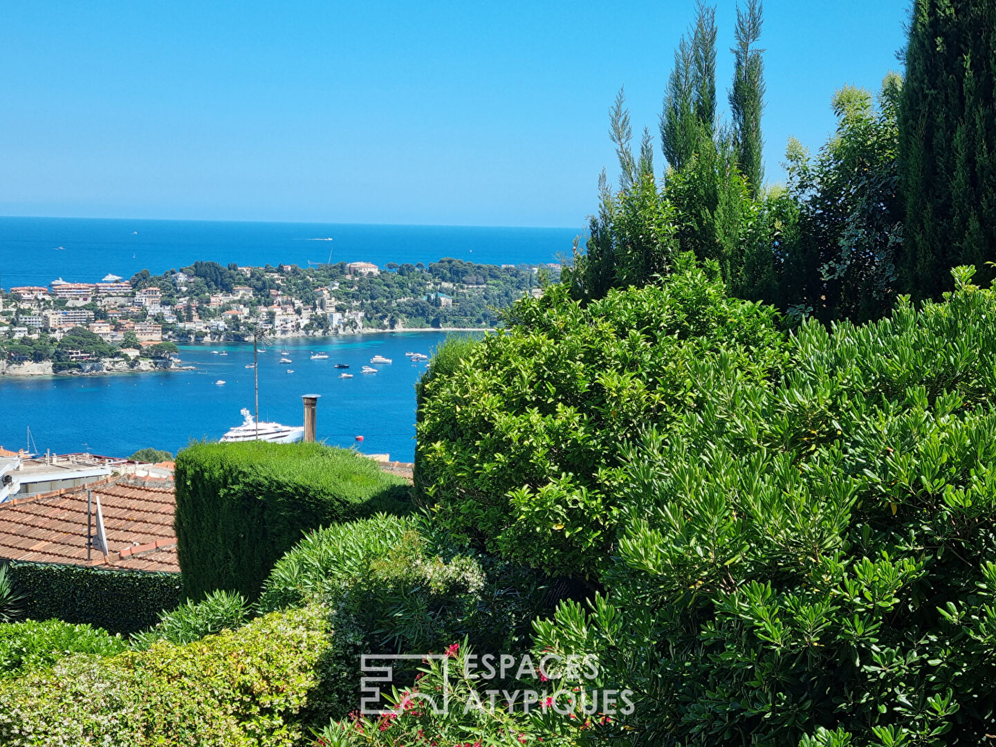 Apartment panoramic view over the bay of Villefranche