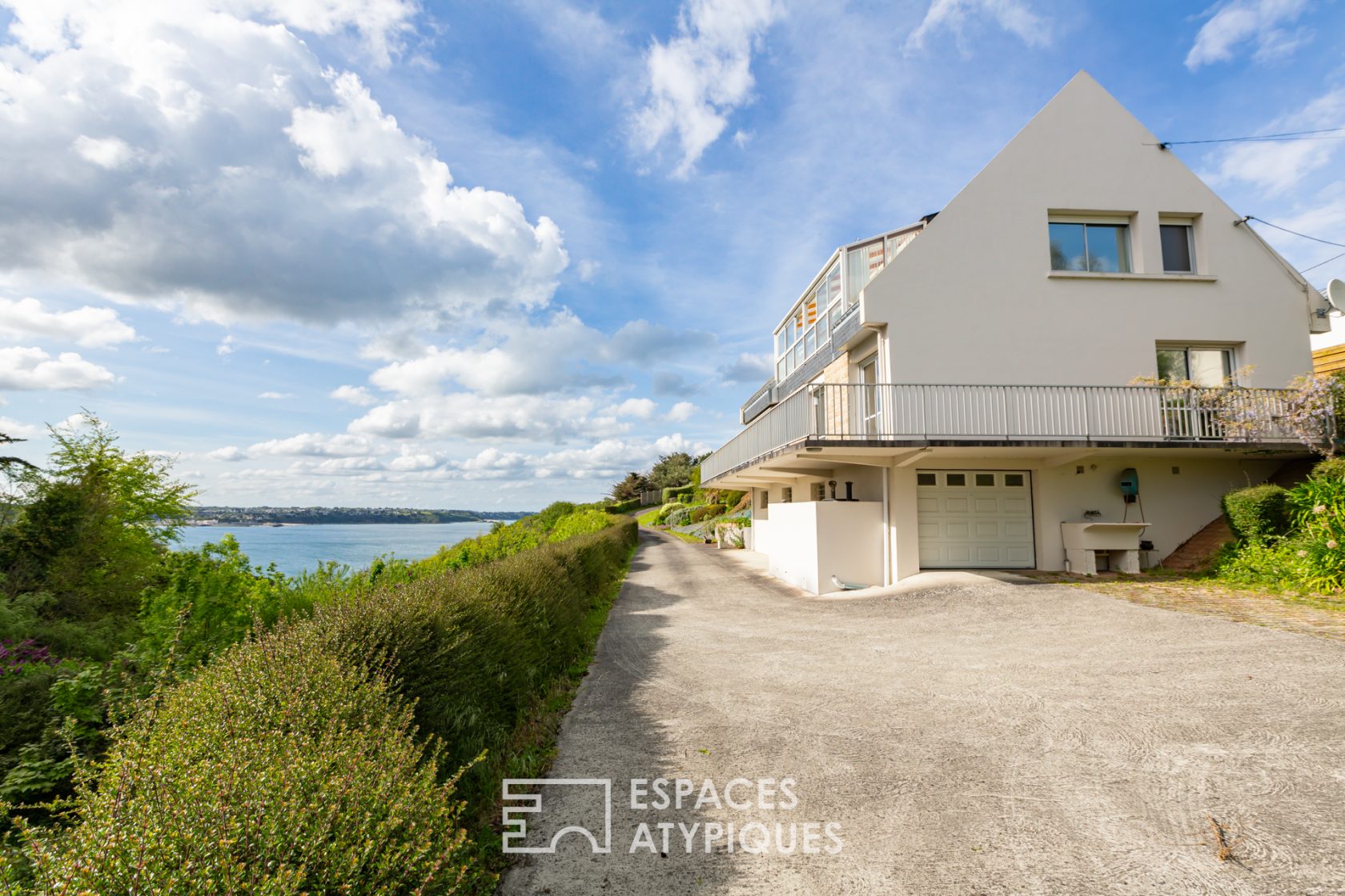 Grande maison et sa magnifique vue mer