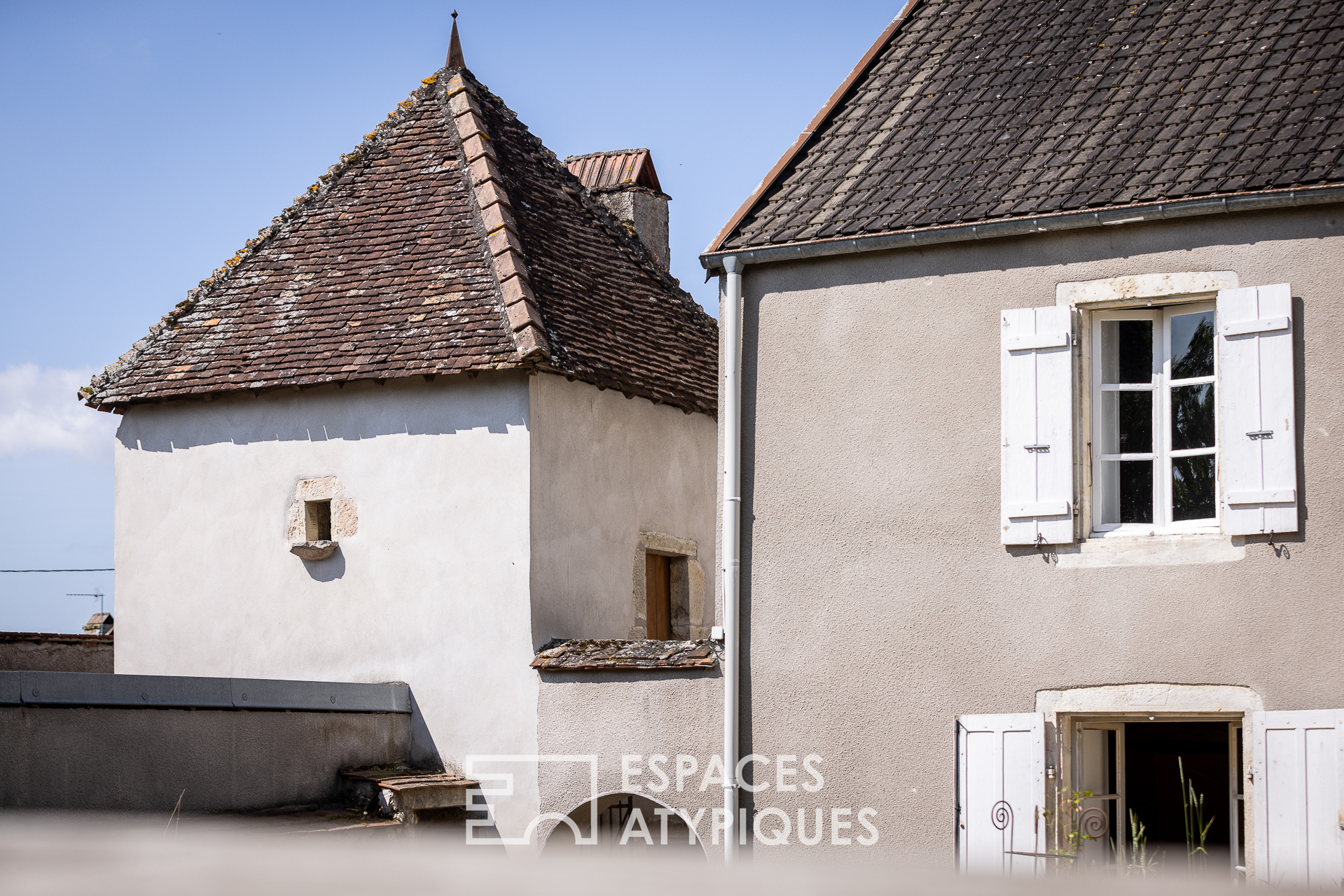 Belle propriété en pierre du XVIIe dans son parc de 8000m²