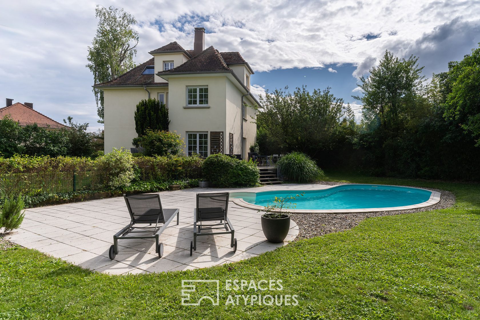 Renovated manor house with swimming pool and leafy garden