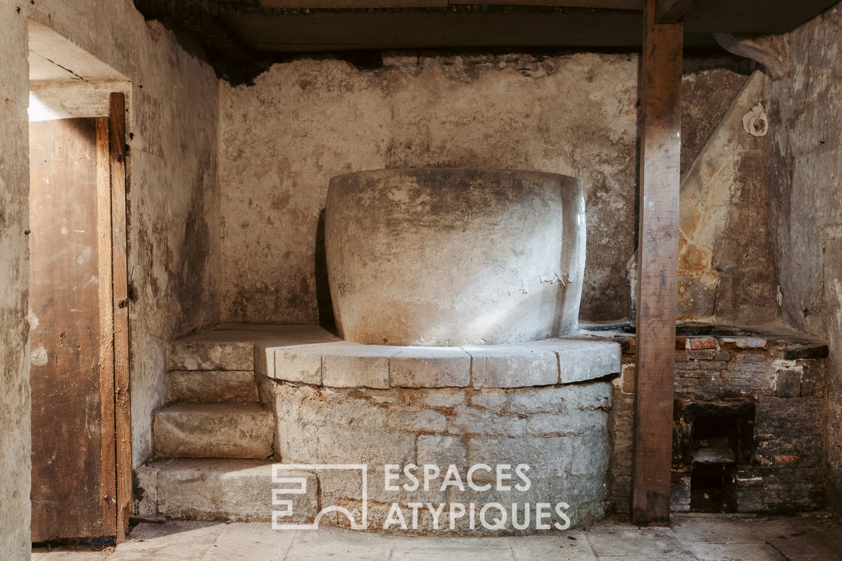 Demeure familiale autour de sa cour arborée